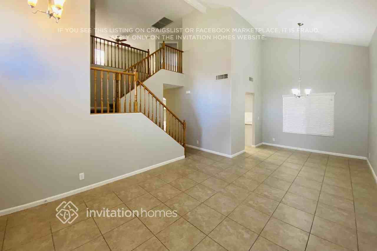 2458 E Jasper Dr - Photo 2 of 19