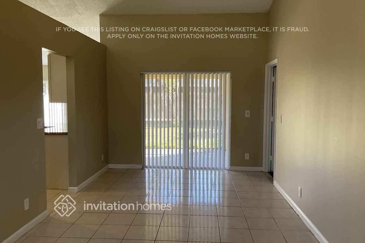 13788 Sheffield St - Photo 2 of 12