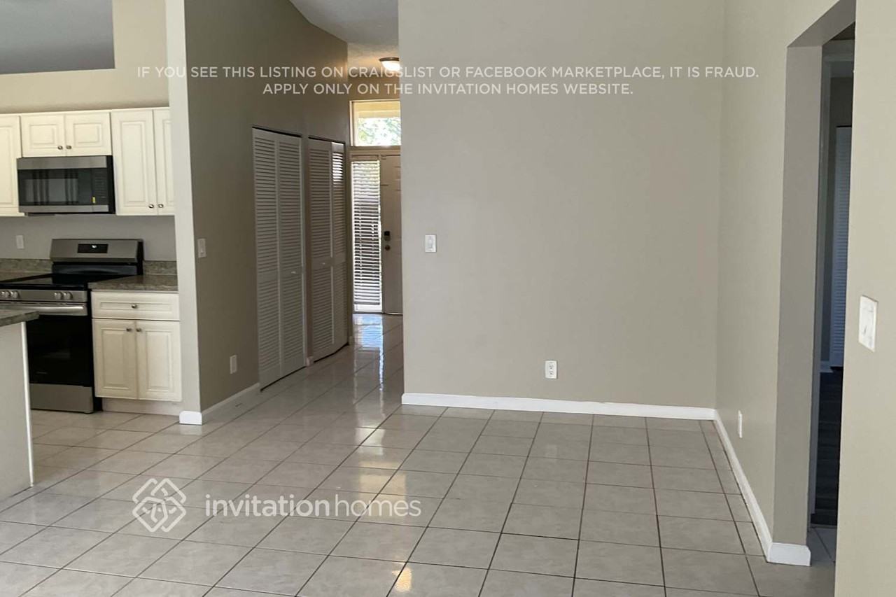 13788 Sheffield St - Photo 3 of 12