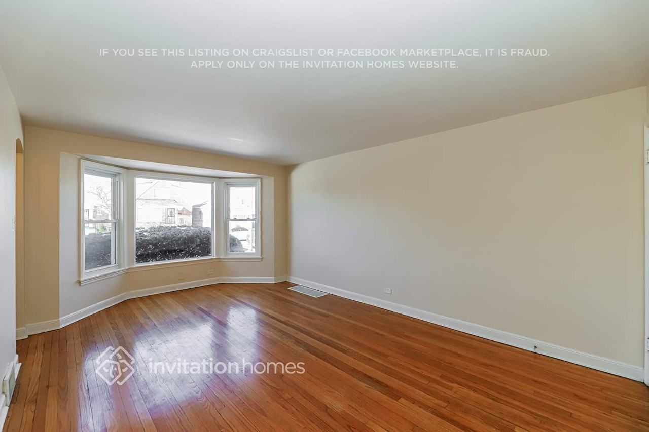 8035 S Richmond St - Photo 6 of 19