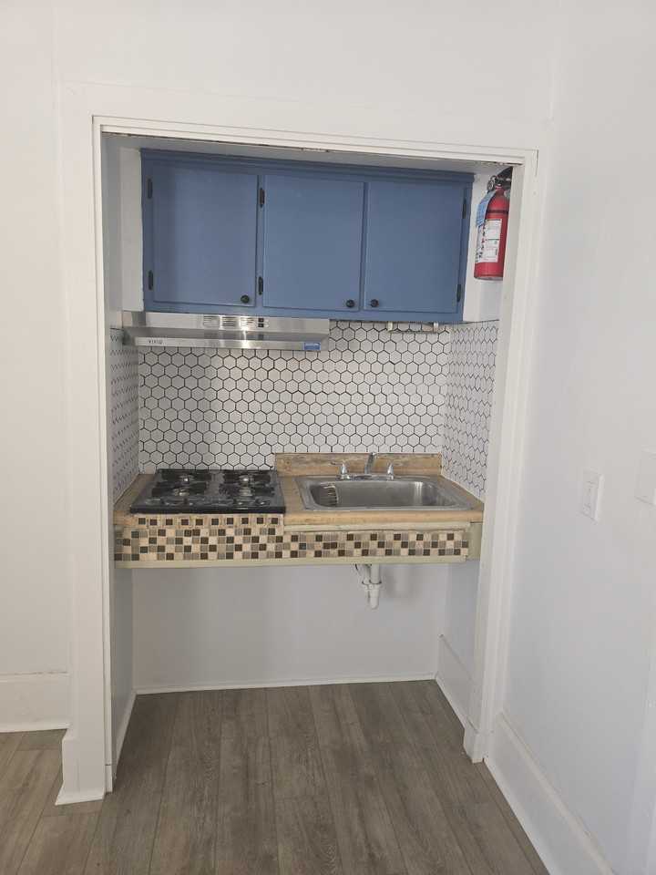 325 Union Ave #B - Photo 2 of 4