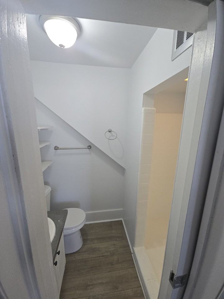 325 Union Ave #B - Photo 4 of 4