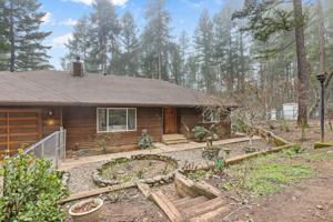 featured image of 372 Thornbrook Dr #NA