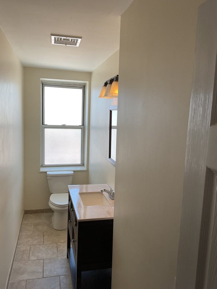 4 Provost Sq #1 - Photo 5 of 5