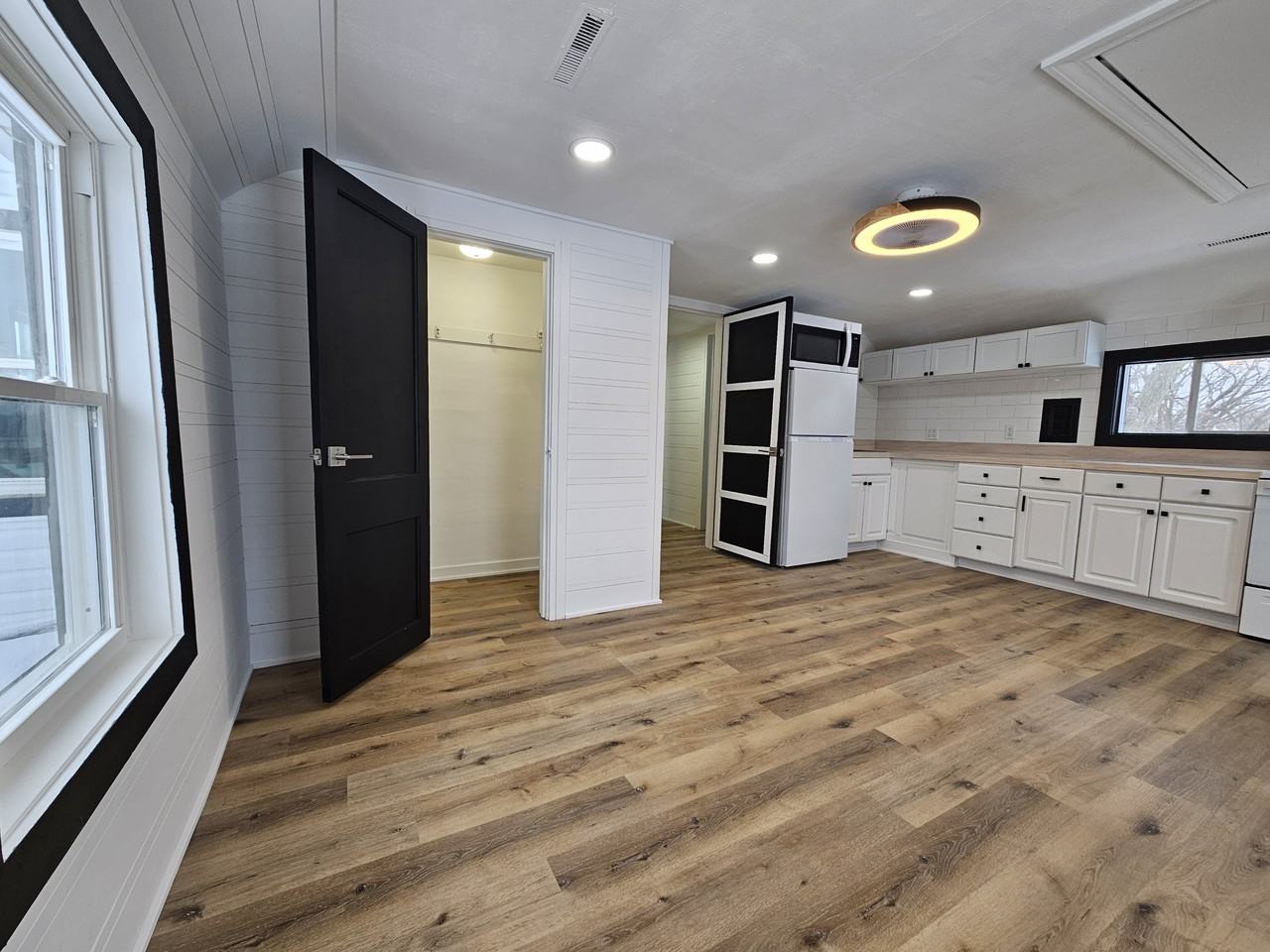 5886 Harrison St #2R3 - Photo 5 of 12