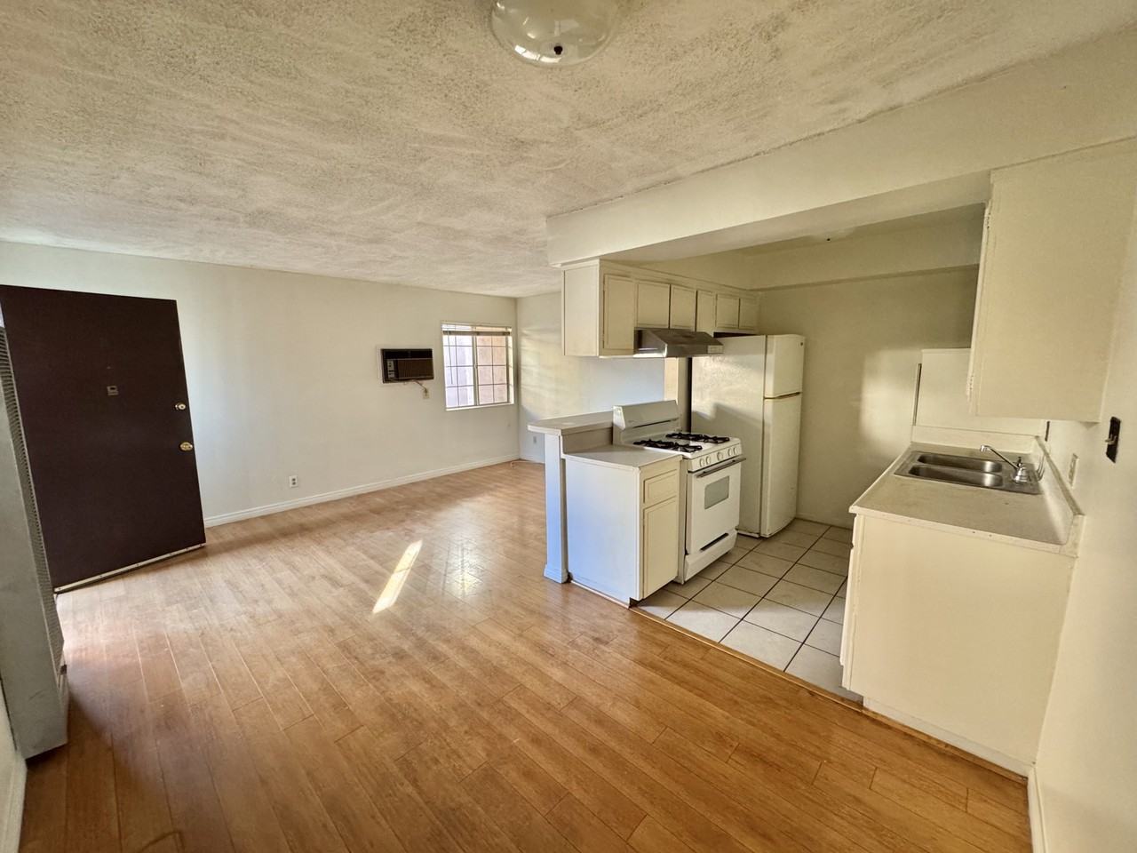 1804 Vine St #D - Photo 2 of 4