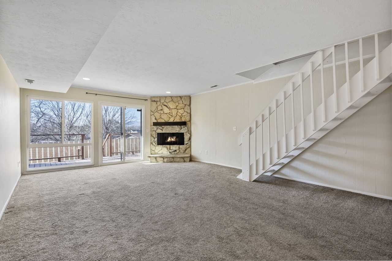 5268 S Gravenstein Park - Photo 2 of 28