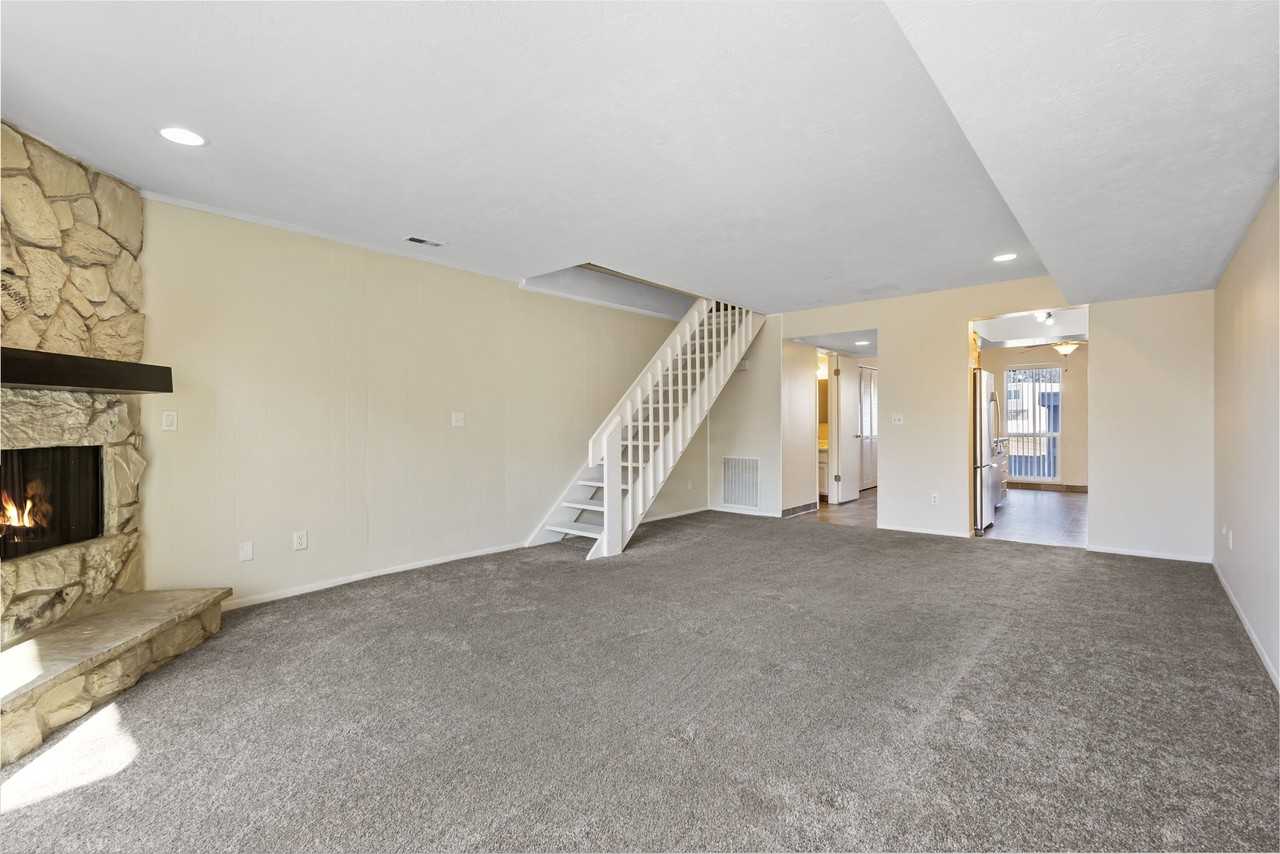 5268 S Gravenstein Park - Photo 3 of 28