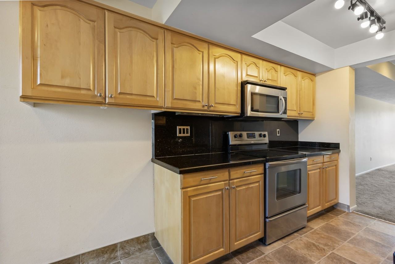 5268 S Gravenstein Park - Photo 5 of 28