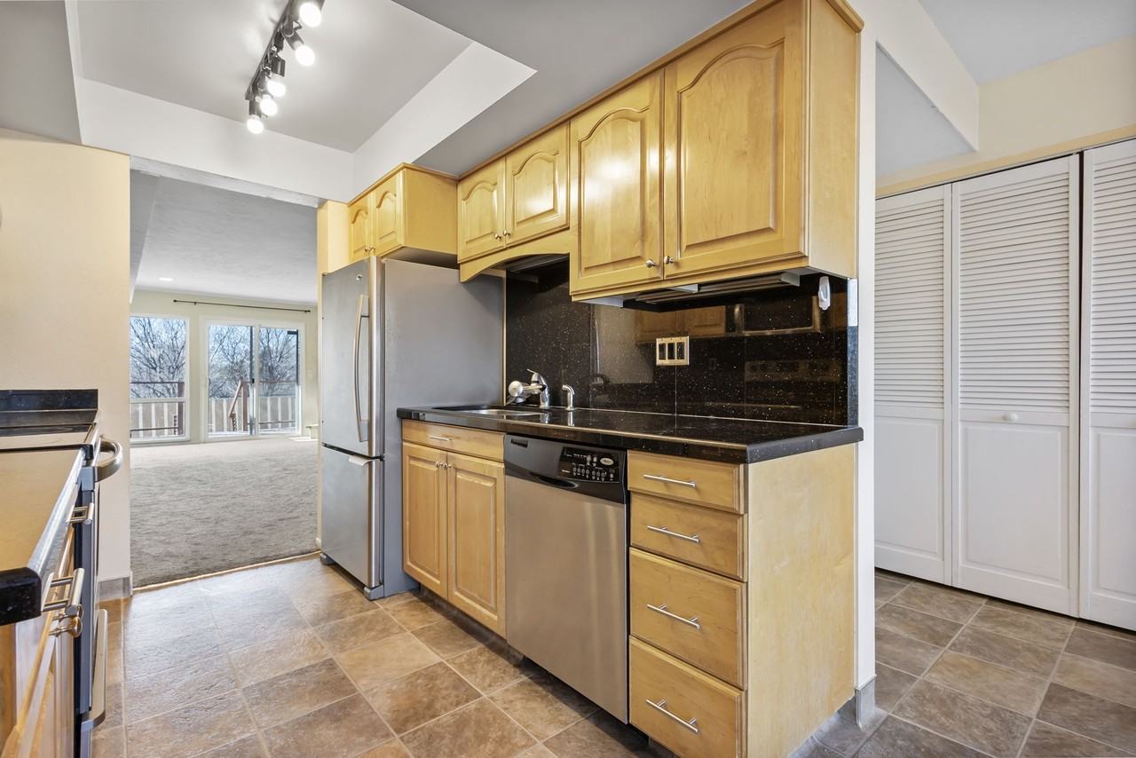 5268 S Gravenstein Park - Photo 7 of 28