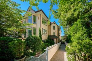 featured image of 123 6th St E