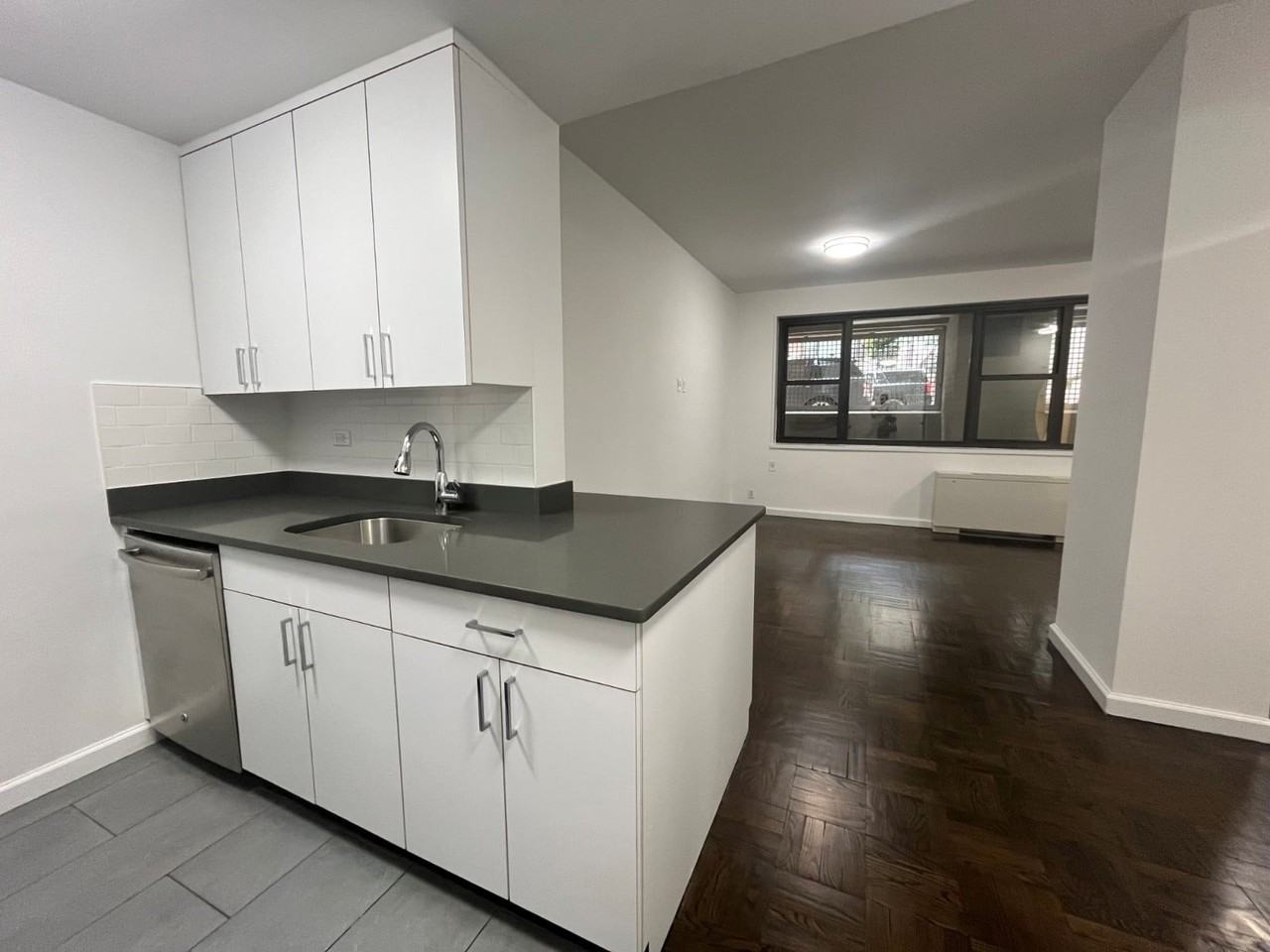 E 56th St #4F - Photo 4 of 7