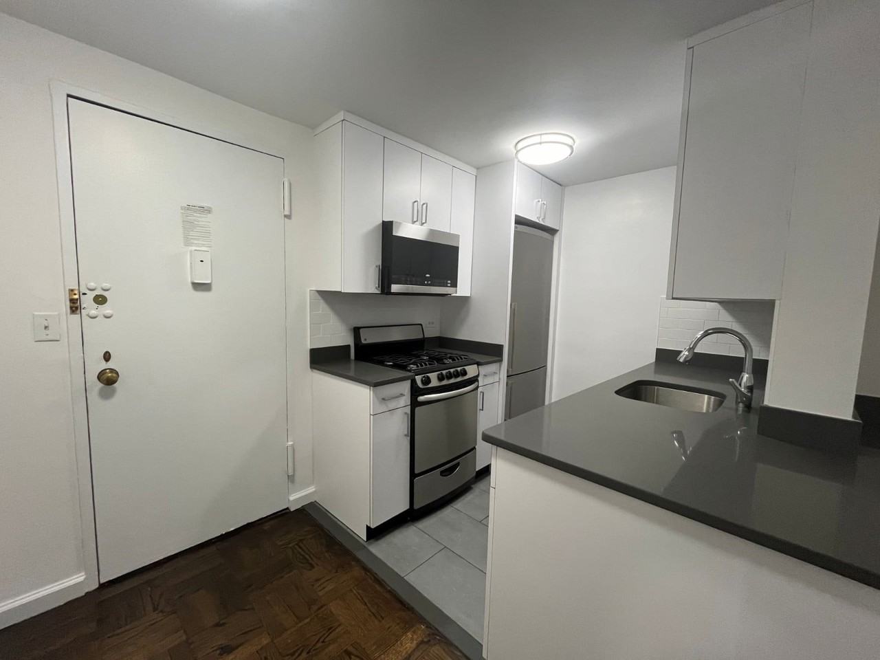 E 56th St #4F - Photo 5 of 7