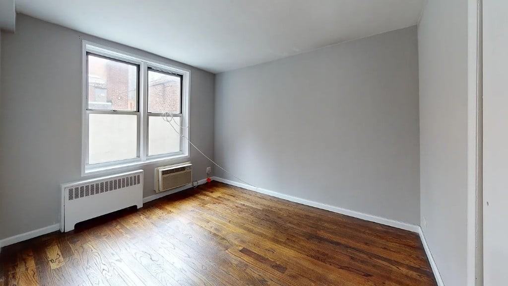 E 58th St #6D - Photo 6 of 12