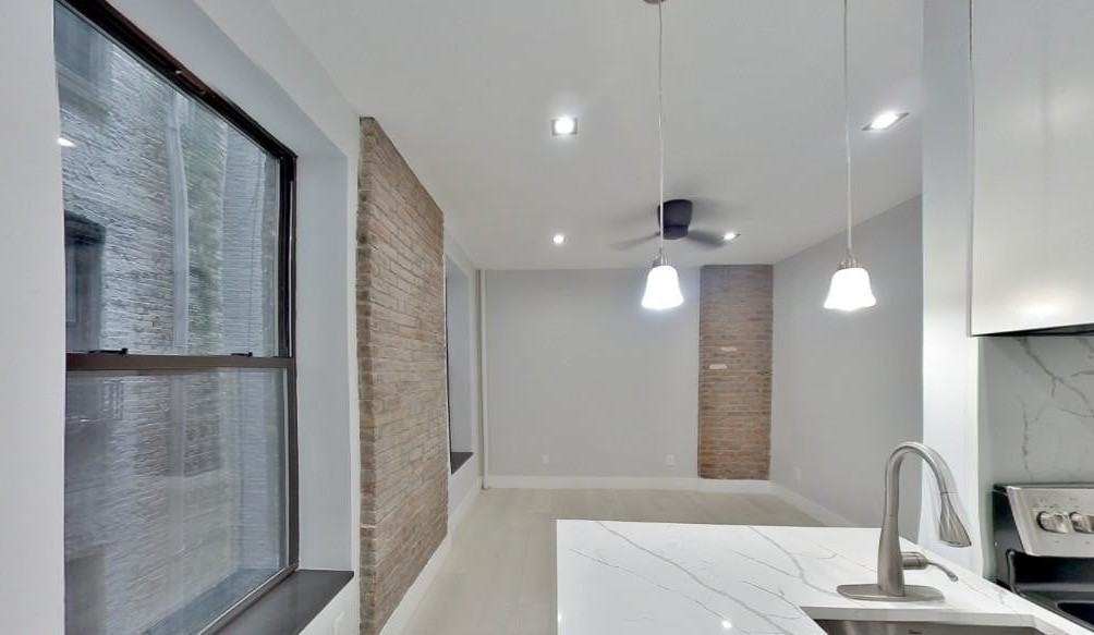 E 18th St #B4 - Photo 6 of 7