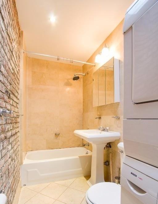 Perry St #5 - Photo 4 of 4