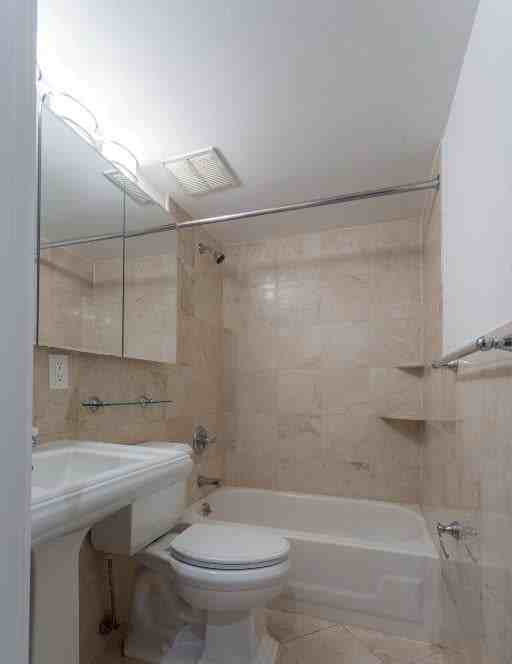 Barrow St #1W - Photo 6 of 6