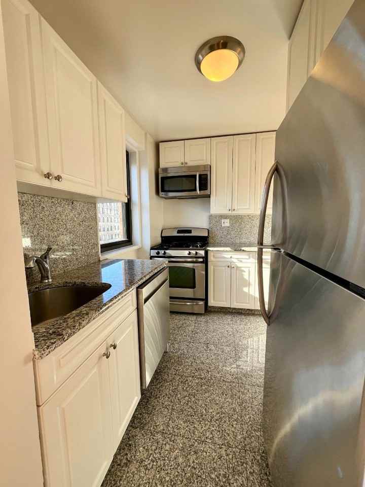 4th Ave #10J - Photo 3 of 5