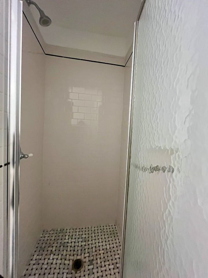 E 56th St #4A - Photo 3 of 8