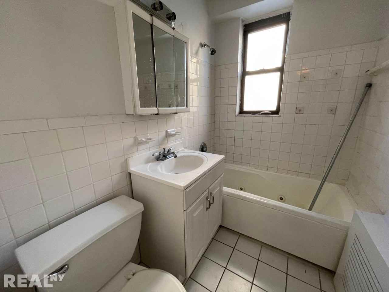 240 E 82nd St #12B - Photo 7 of 10