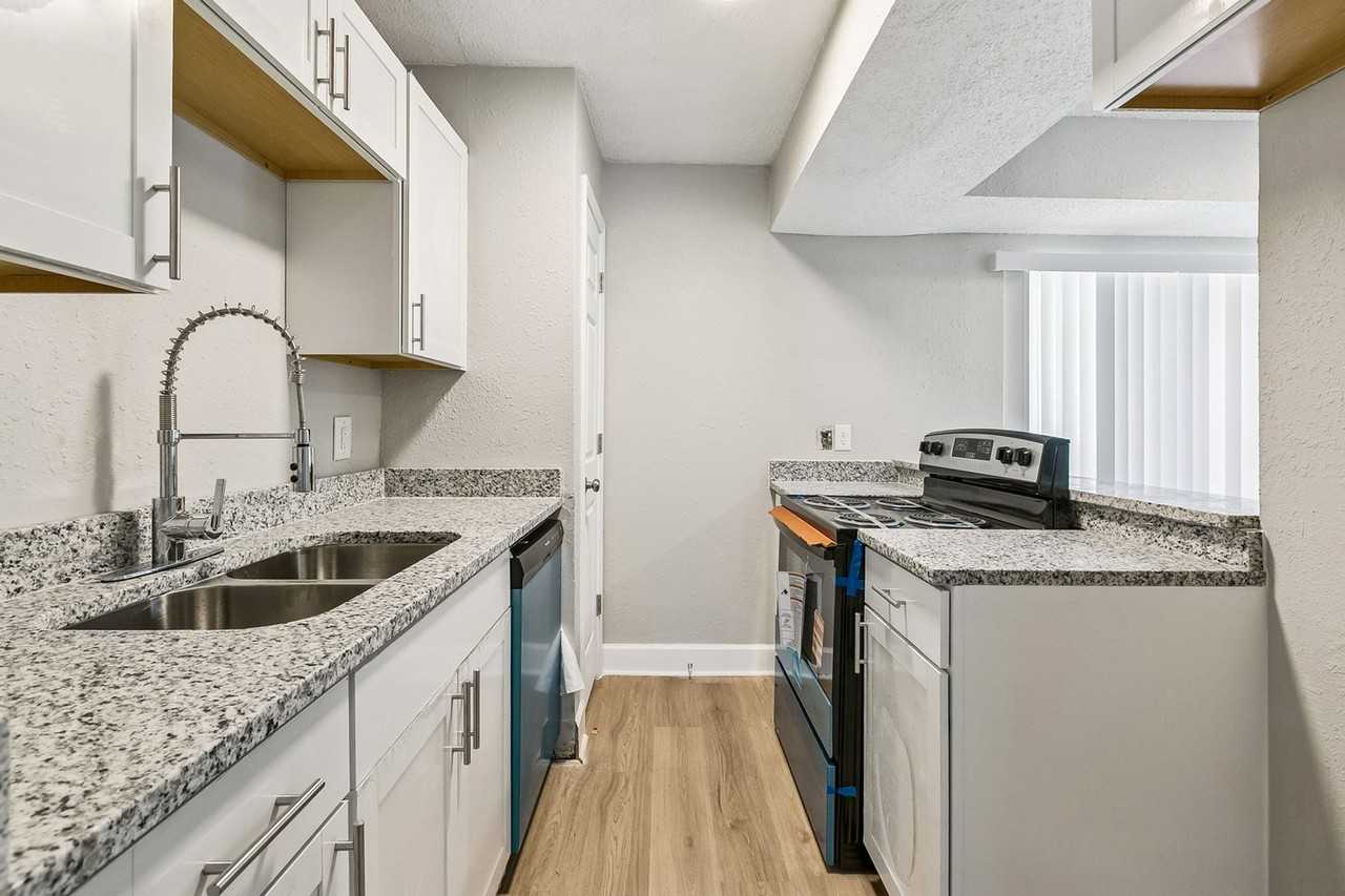 Bellecour Crossing - Photo 3 of 50