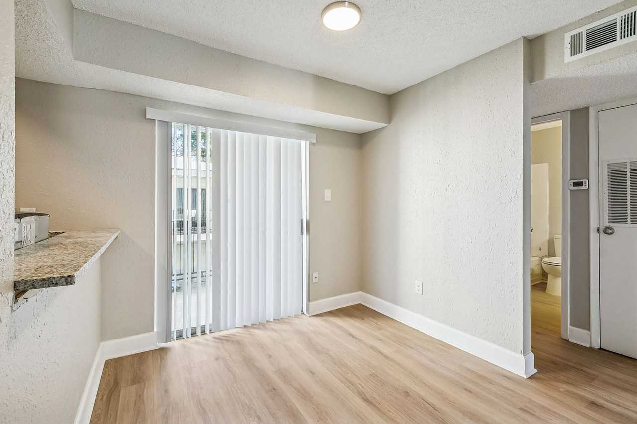 Bellecour Crossing - Photo 4 of 50