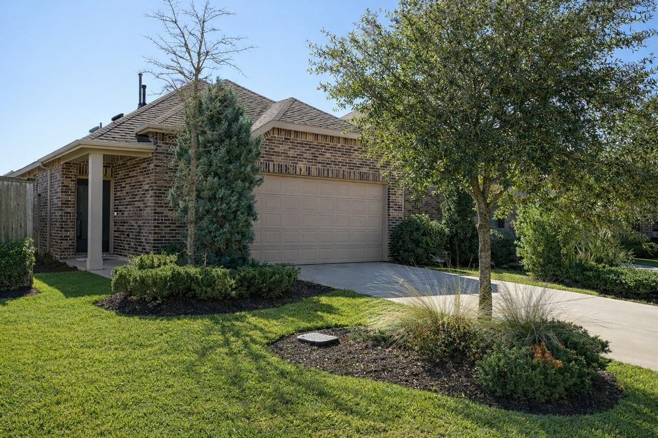 137 Emory Birch Dr - Photo 3 of 30