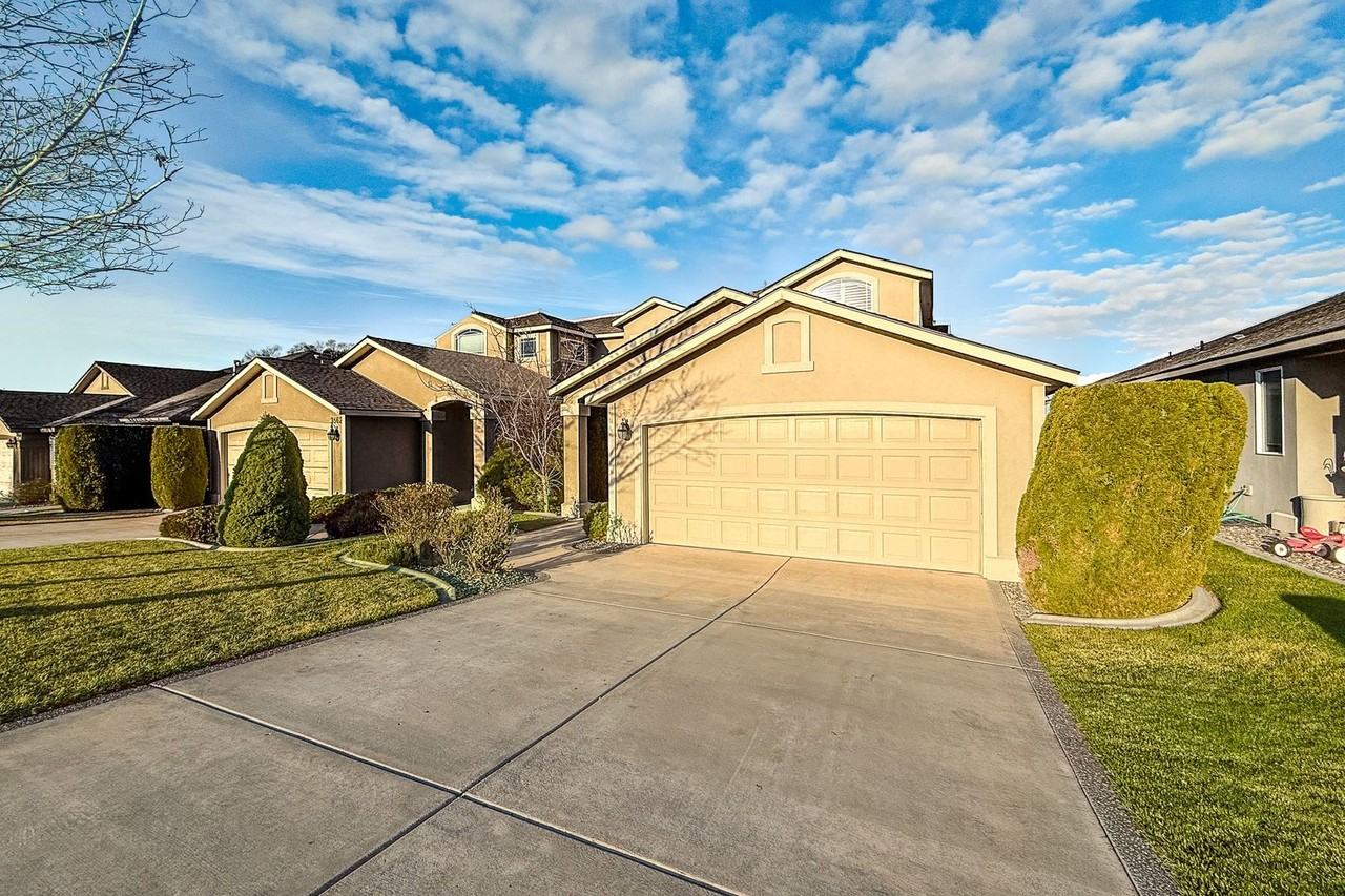 3558 Waterford St - Photo 2 of 30