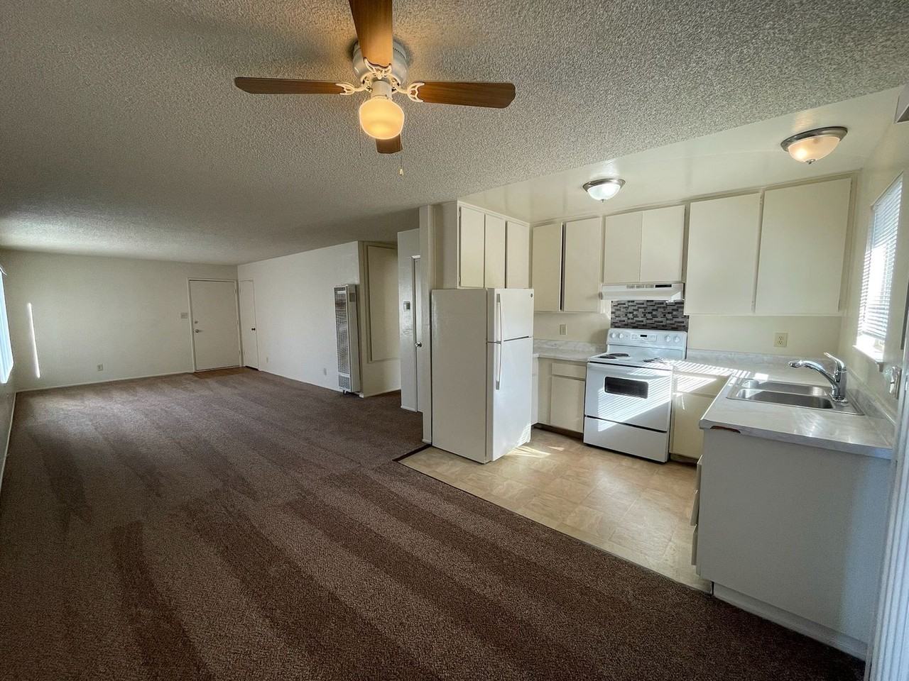 455 Fleming Ave E - Photo 7 of 25