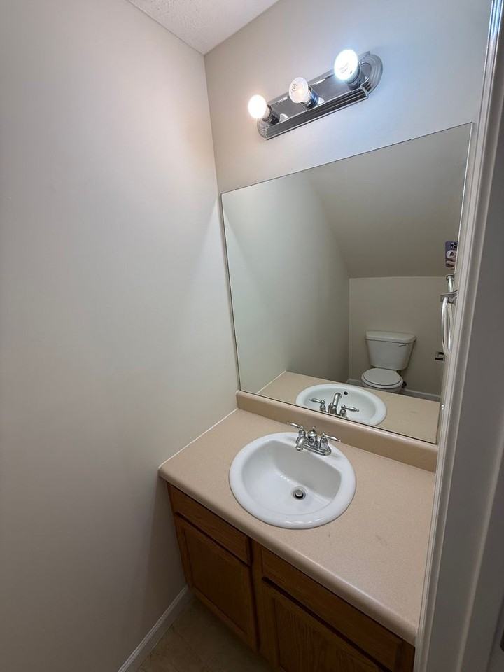 5941 Apple Valley Dr - Photo 3 of 18