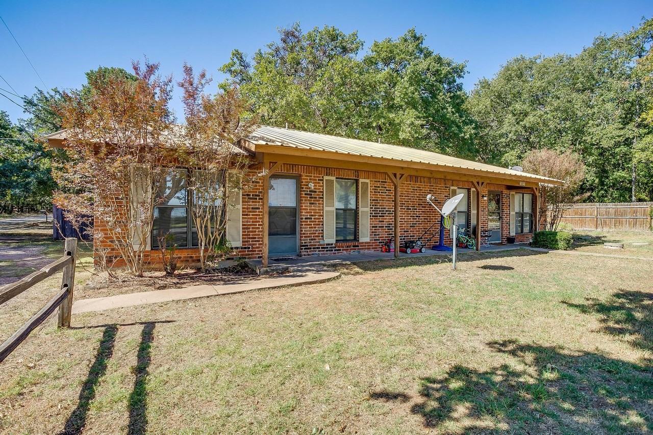 6532 Fall Creek Hwy - Photo 3 of 34