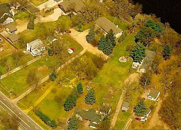 11204 W River Rd - Photo 2 of 24