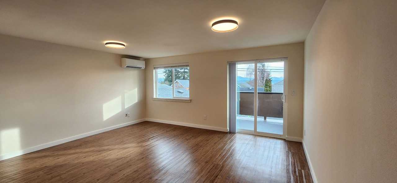 3213150 - Photo 7 of 43