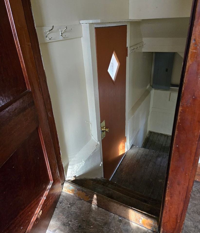 1829 Norman Ave - Photo 2 of 12