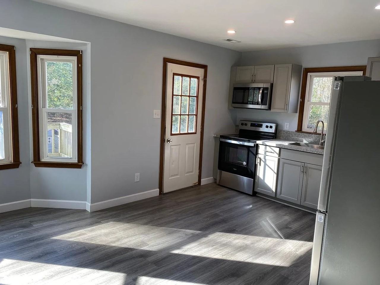 13131 Donegal Dr - Photo 3 of 9