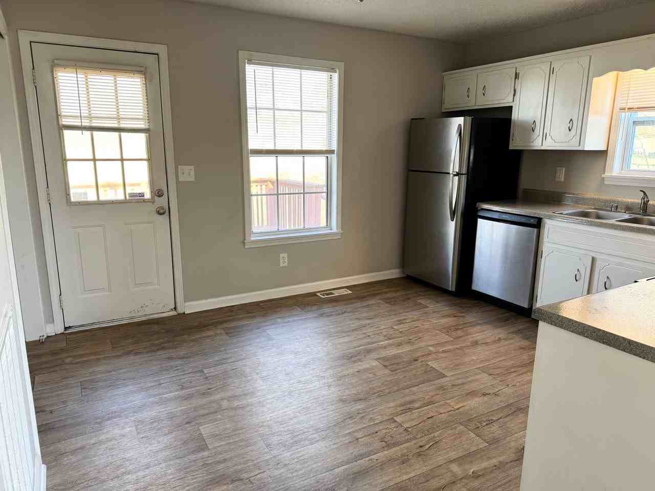 203 Golden Pond Ave - Photo 7 of 18