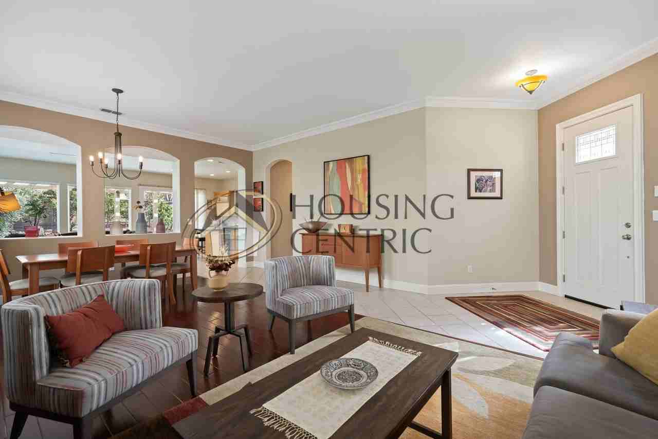 1647 Daunting Dr - Photo 5 of 50