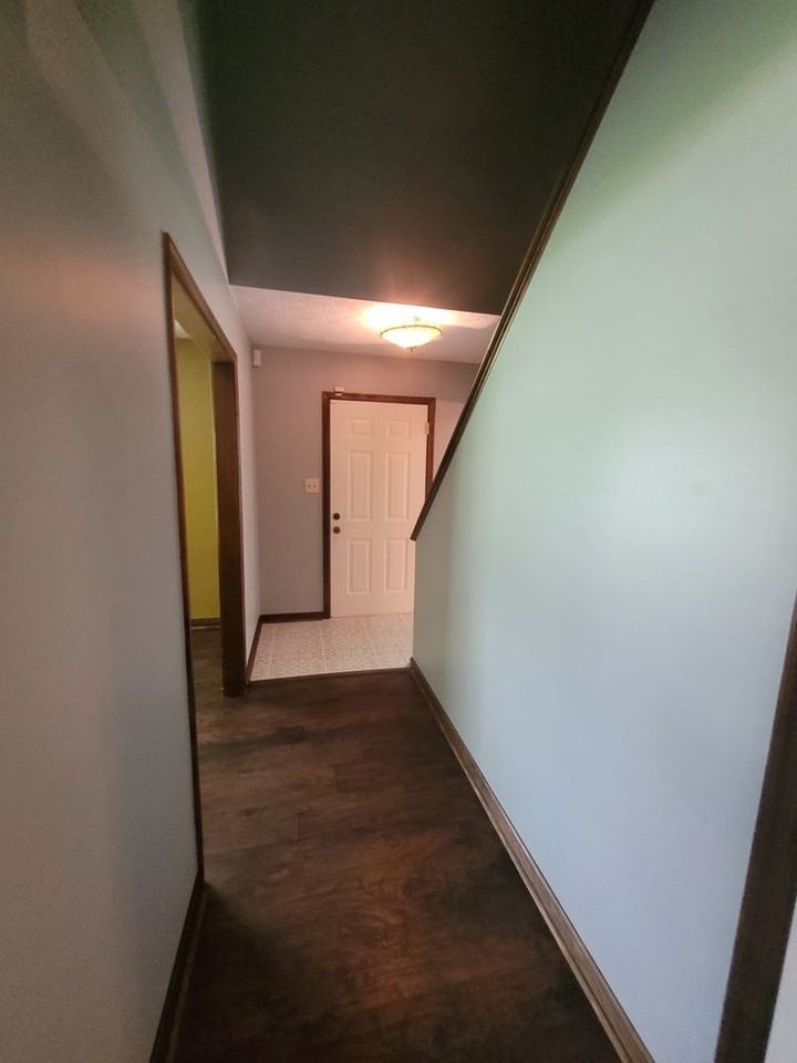 244 Vicky Ct - Photo 3 of 17