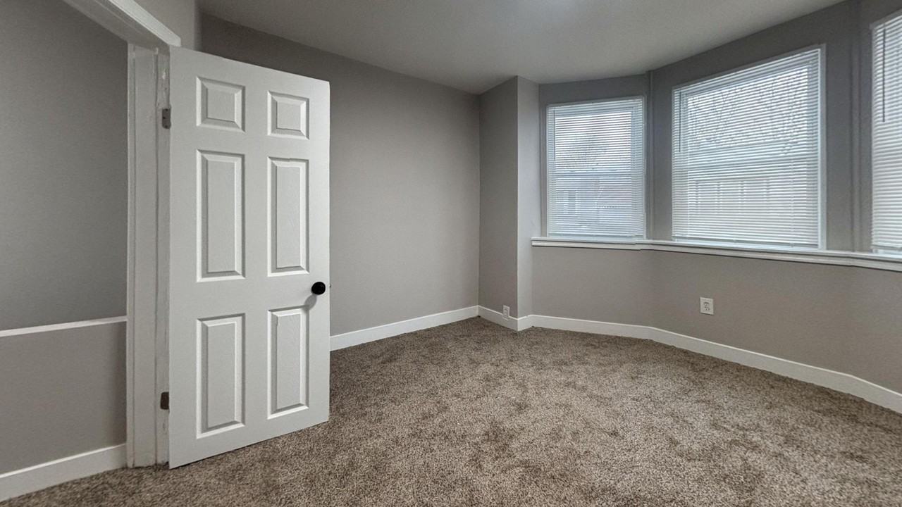 6308 Wheeler St - Photo 7 of 20