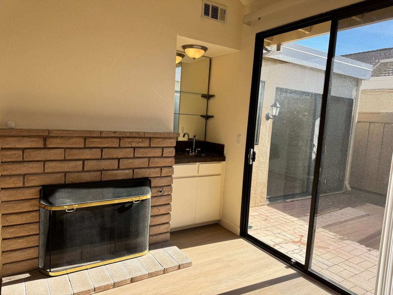 1037 Northoak Dr - Photo 7 of 29