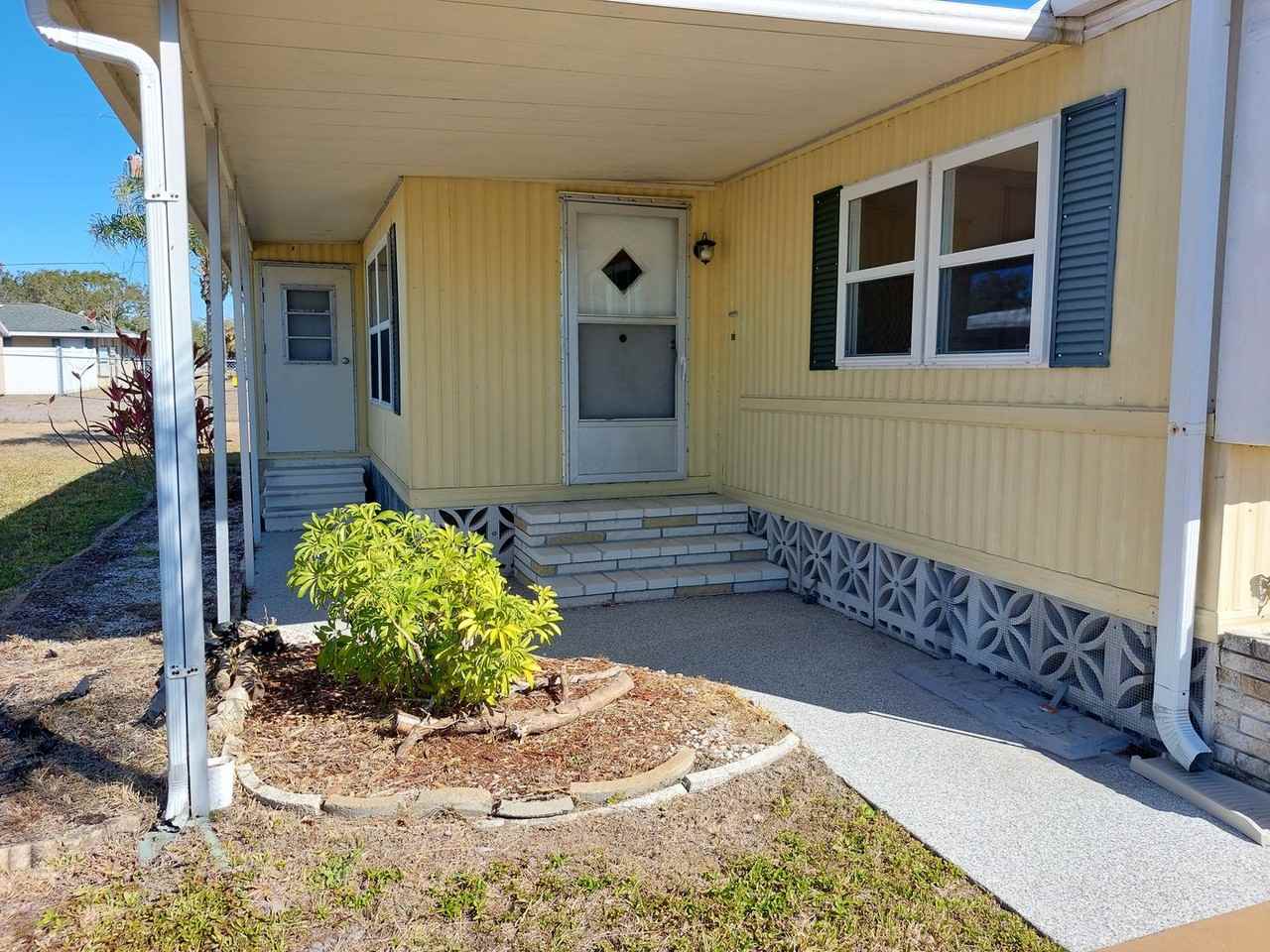 2929 Saralake Dr S - Photo 3 of 29