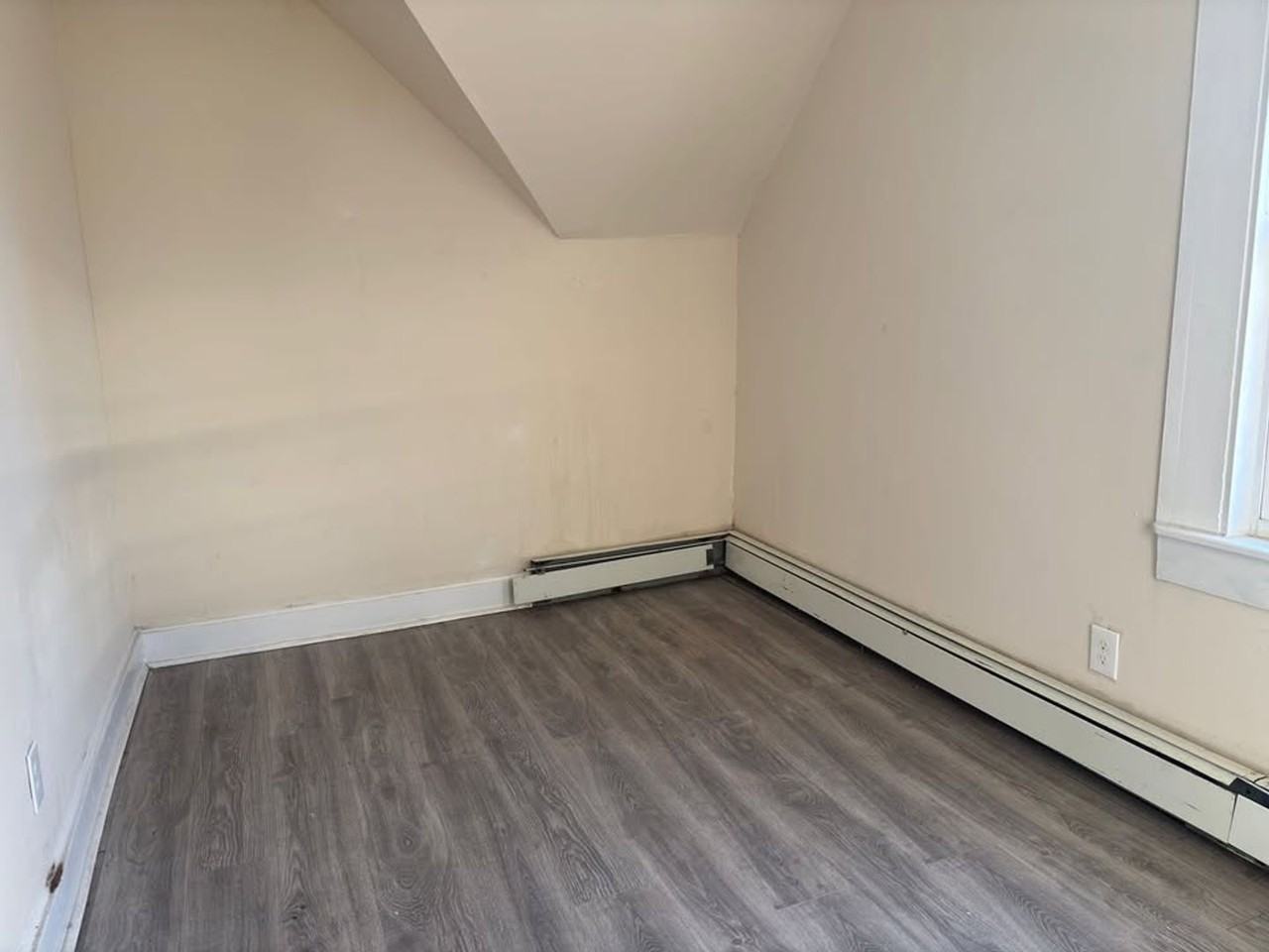 356 Hamilton Ave - Photo 3 of 6