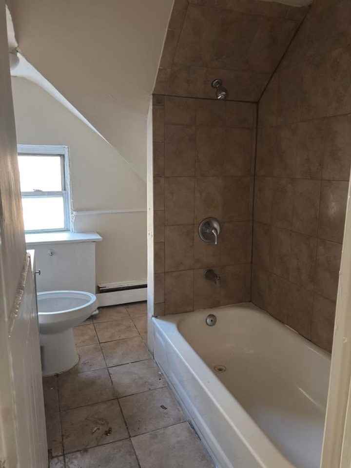 356 Hamilton Ave - Photo 4 of 6