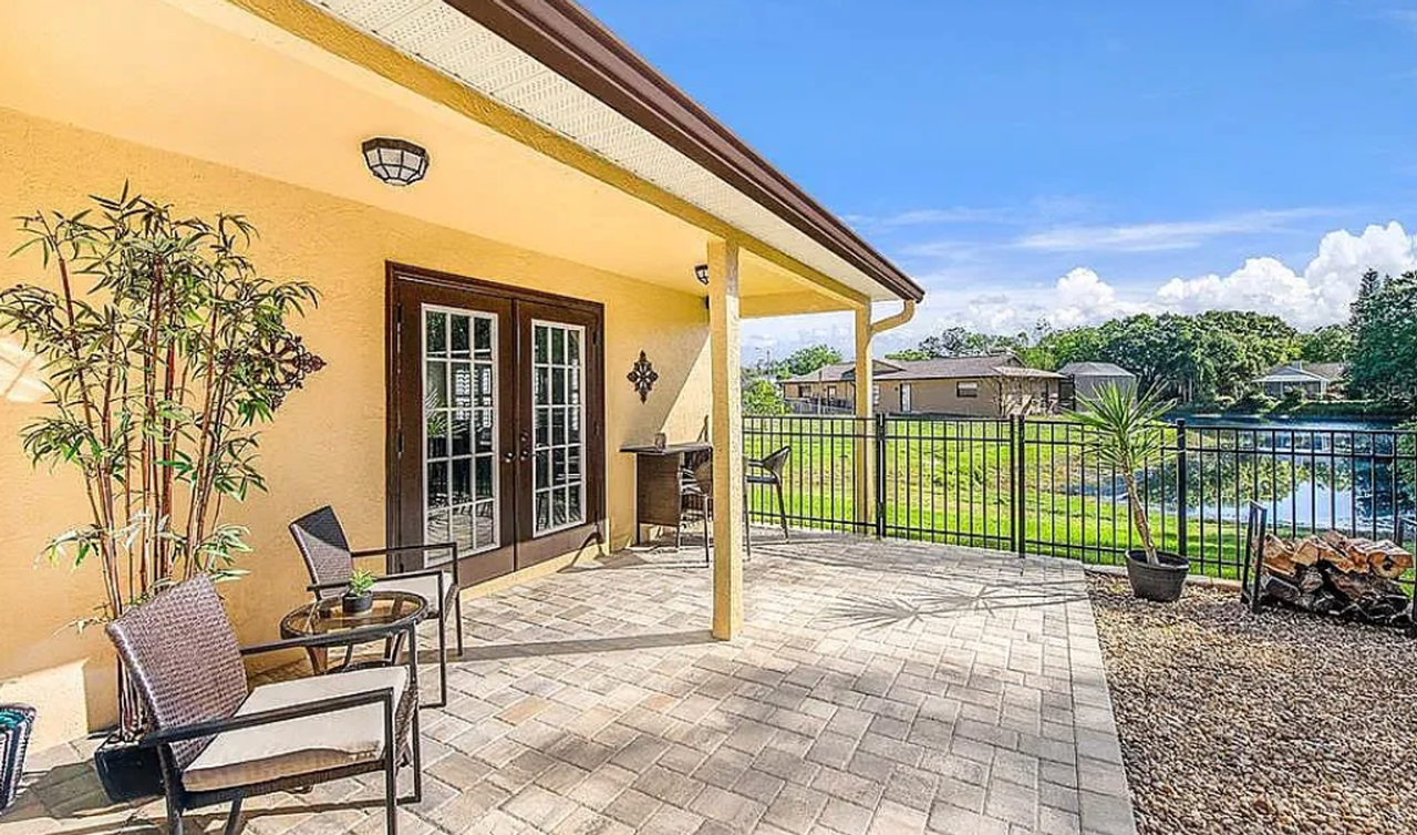 4326 Oklawaha Ln - Photo 5 of 35