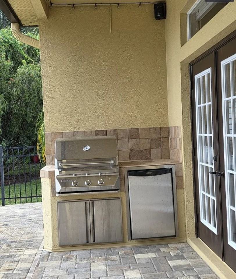 4326 Oklawaha Ln - Photo 6 of 35