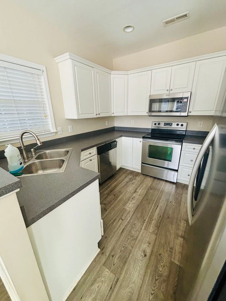 358 Sandpiper Dr - Photo 4 of 25