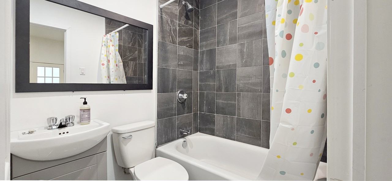 Av. Coloniale & Rue Roy E #55 - Photo 4 of 14