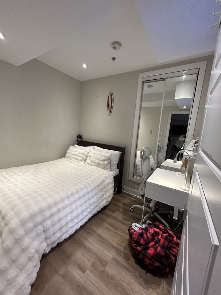 2205 Rue Saint Marc #2F - Photo 6 of 7