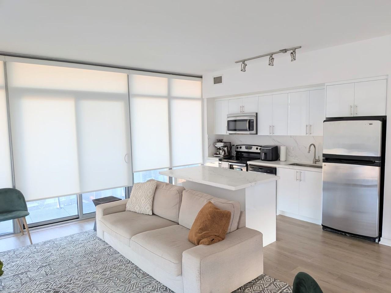 103 The Queensway - Photo 4 of 12