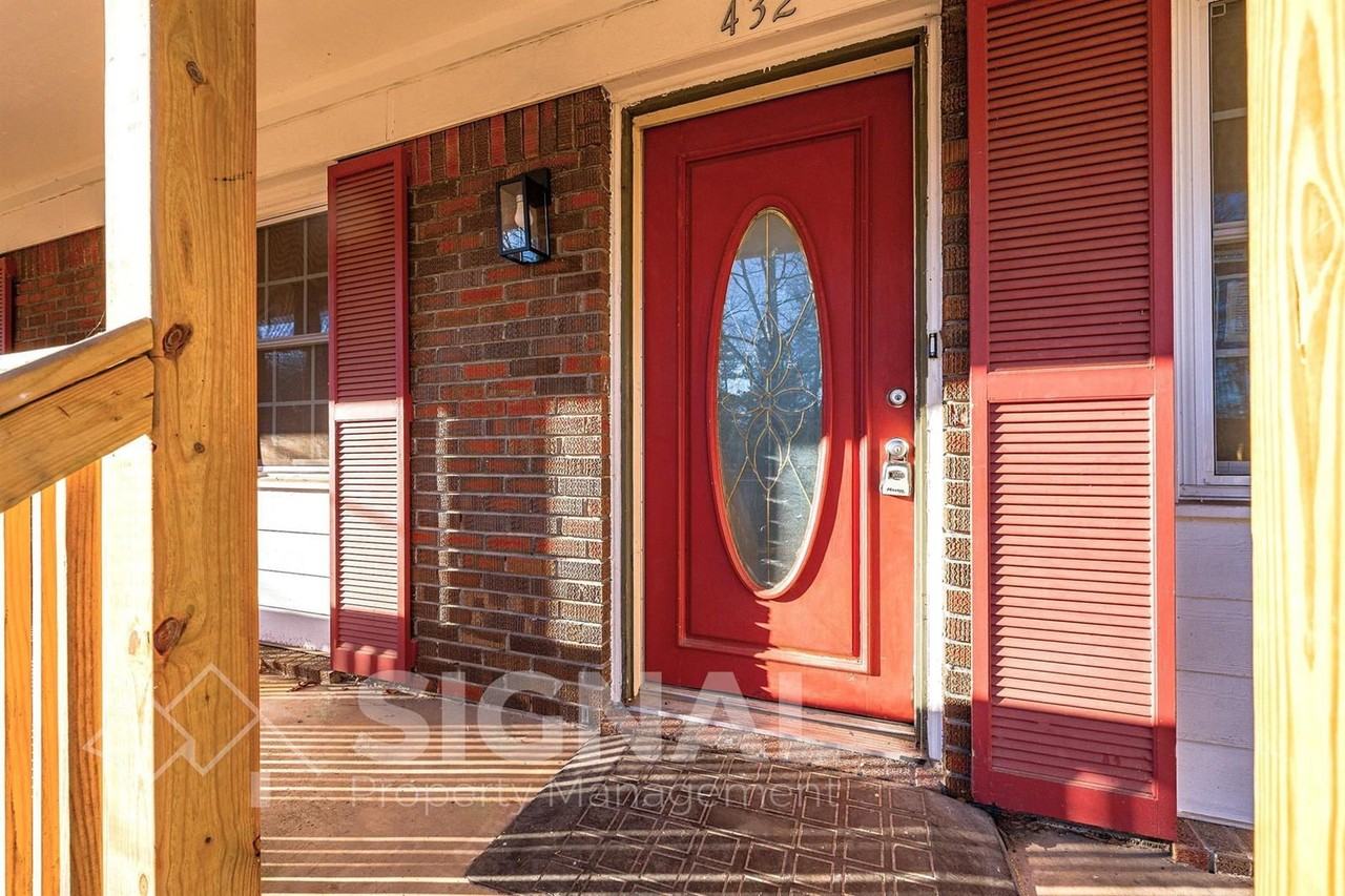 432 Argonne Dr Ne - Photo 2 of 20